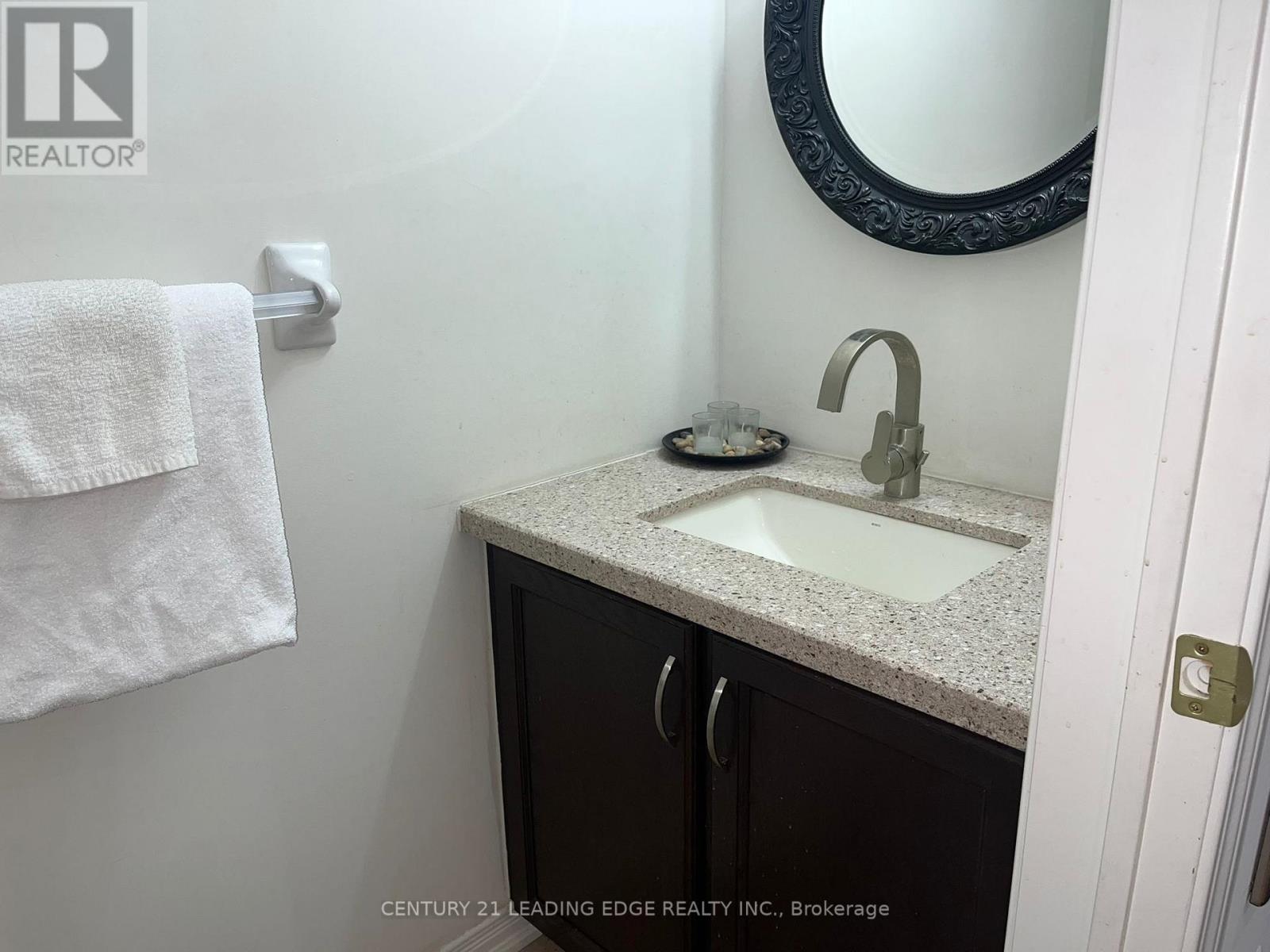 30 Armstrong Crescent, Bradford West Gwillimbury (Bradford), Ontario  L3Z 0L1 - Photo 26 - N12508374