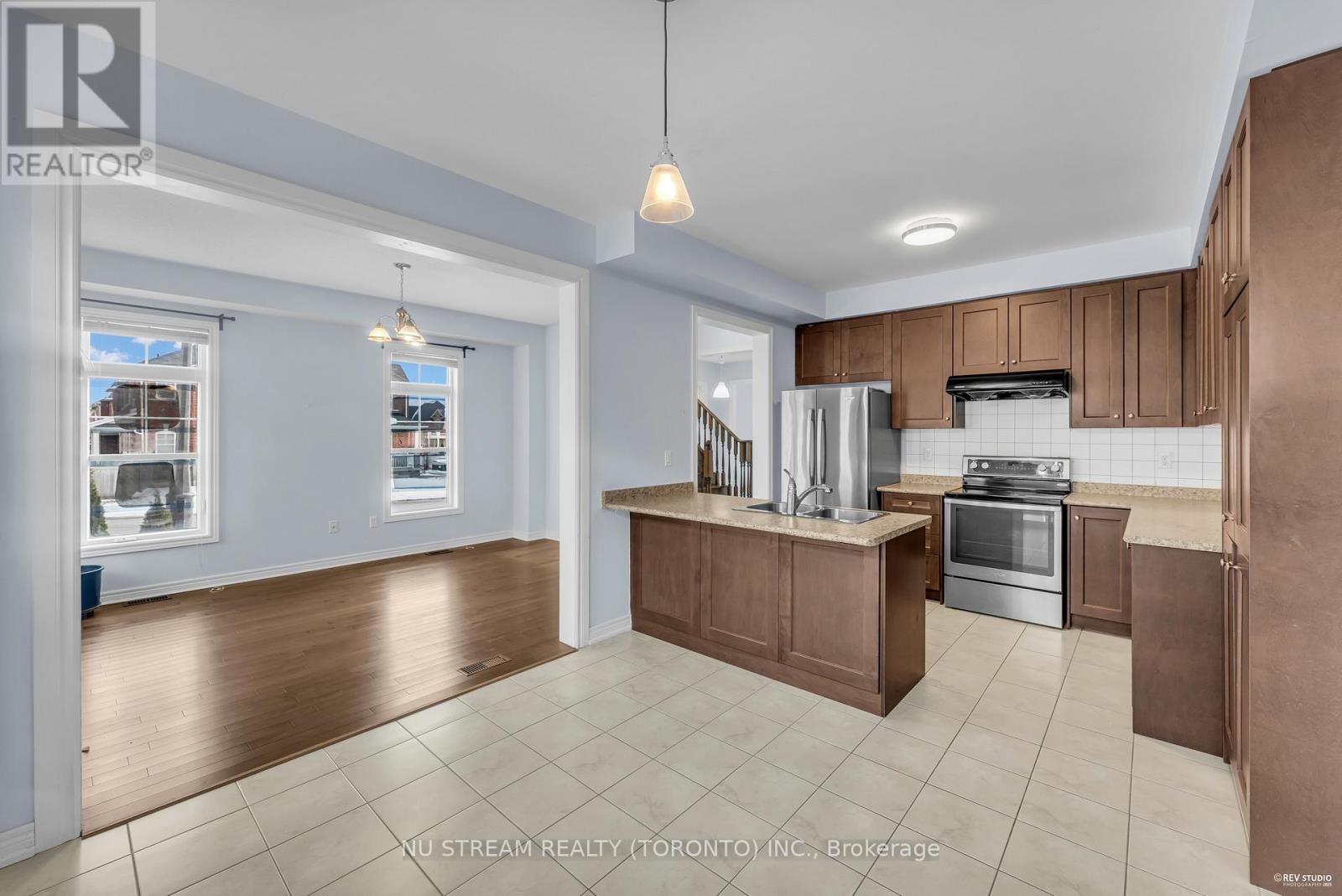 99 William Berczy Boulevard, Markham, Ontario  L6C 0R1 - Photo 10 - N12508388