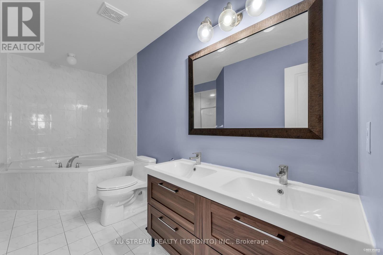 99 William Berczy Boulevard, Markham, Ontario  L6C 0R1 - Photo 22 - N12508388