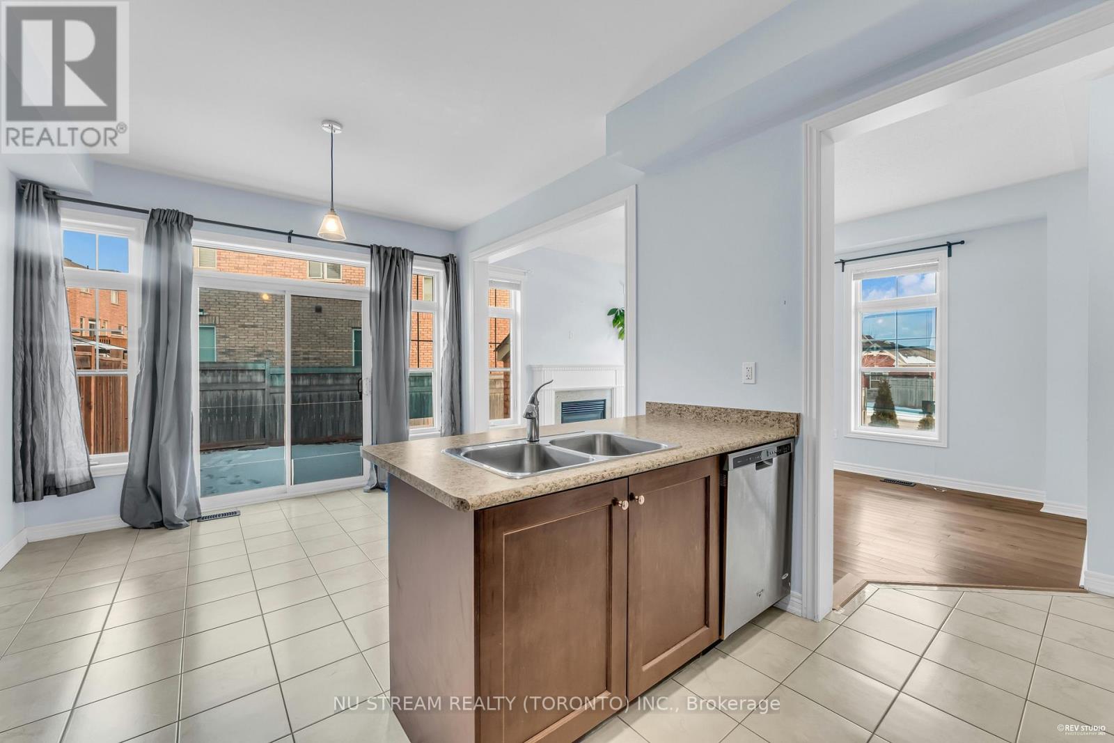 99 William Berczy Boulevard, Markham, Ontario  L6C 0R1 - Photo 8 - N12508388