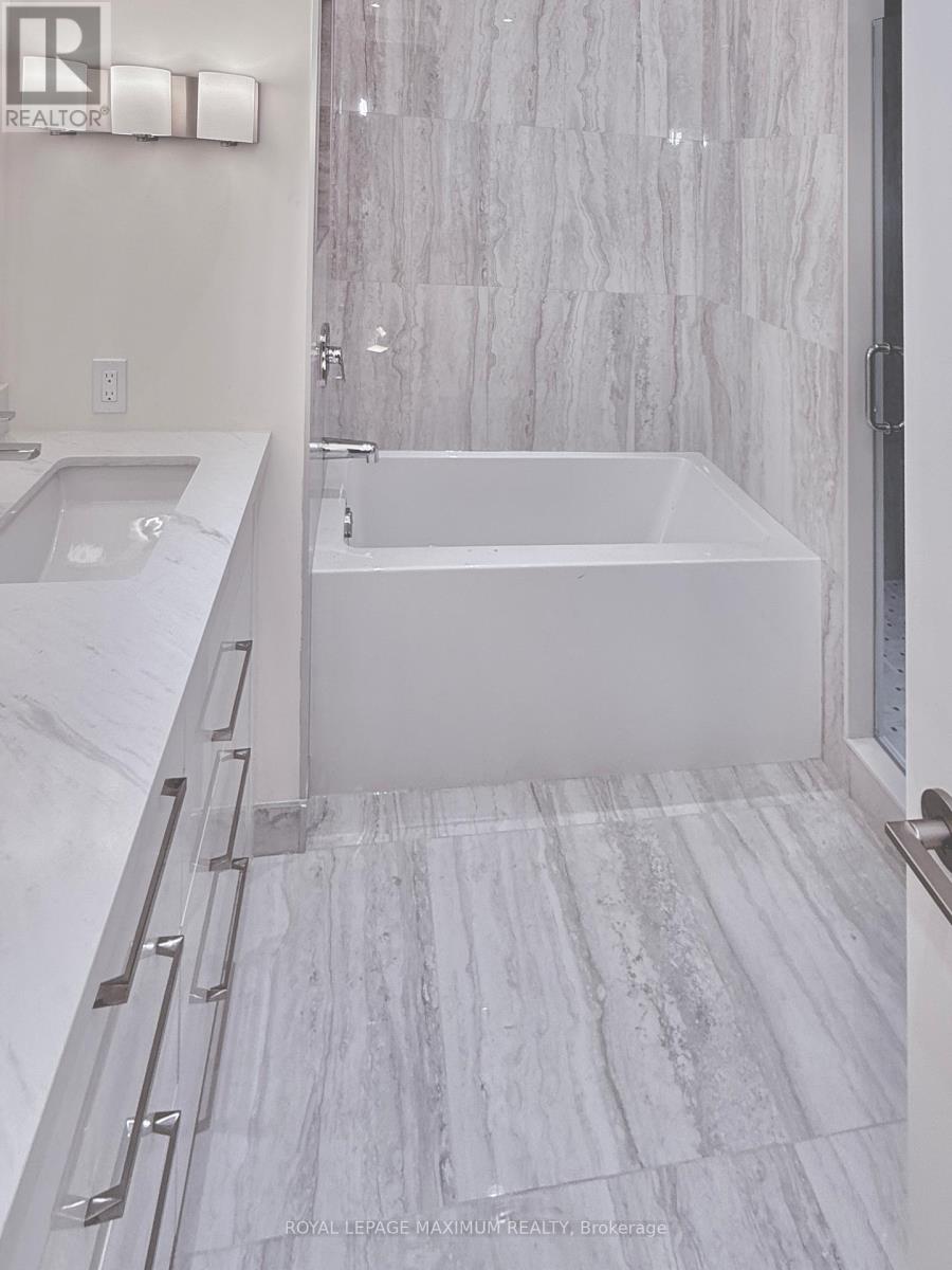 Ph 212 - 9000 Jane Street, Vaughan, Ontario  L4K 2M9 - Photo 14 - N12508424