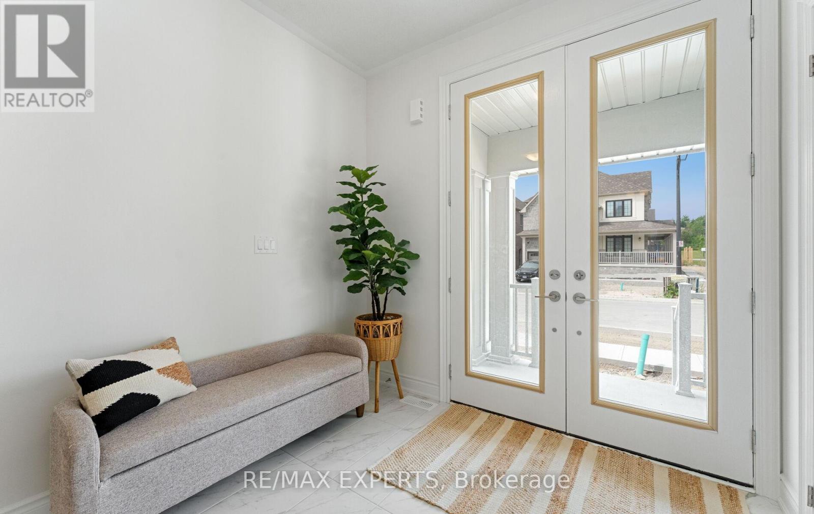 84 Culbert Road, Bradford West Gwillimbury (Bradford), Ontario  L3Z 4P4 - Photo 3 - N12508432