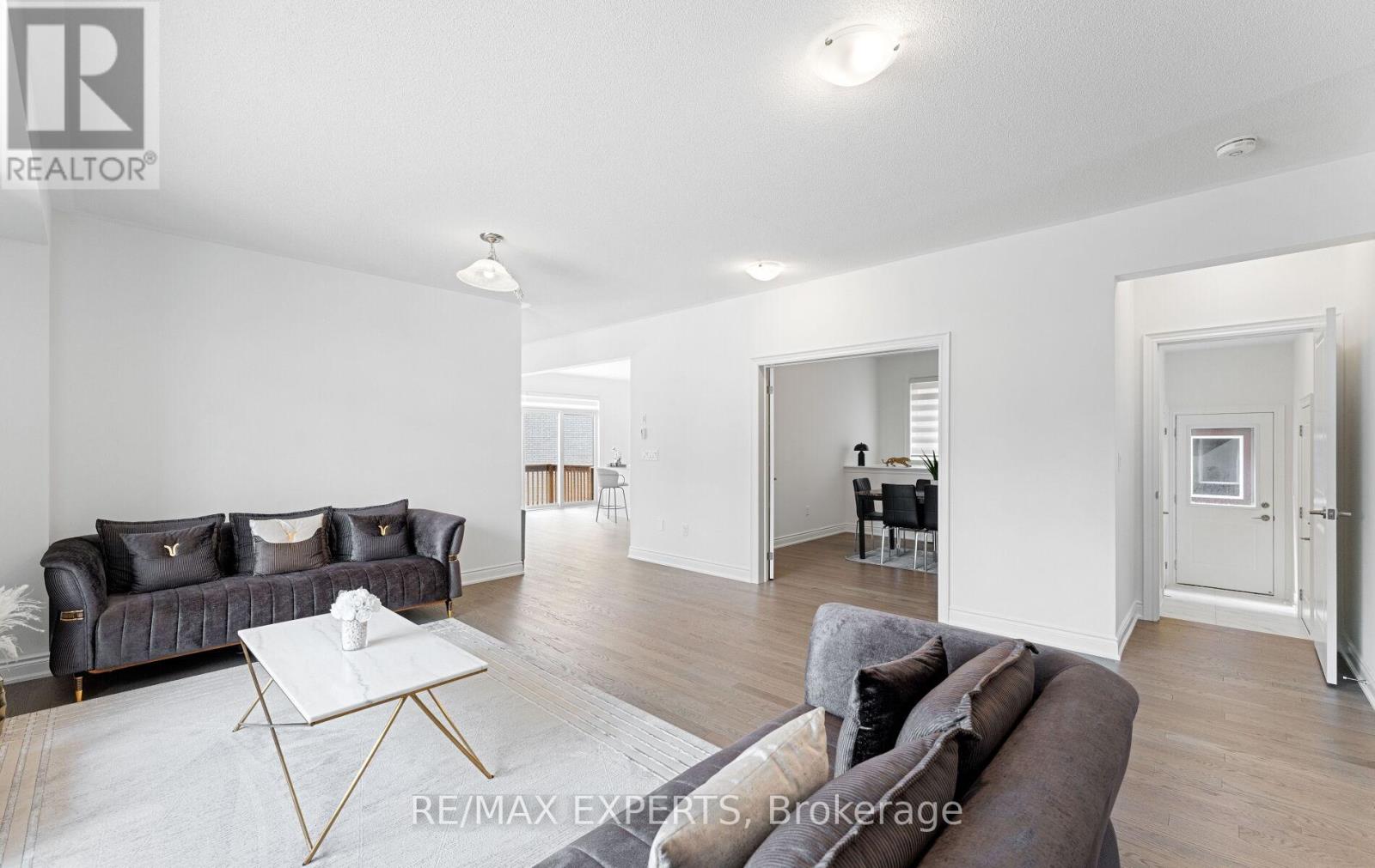 84 Culbert Road, Bradford West Gwillimbury (Bradford), Ontario  L3Z 4P4 - Photo 5 - N12508432