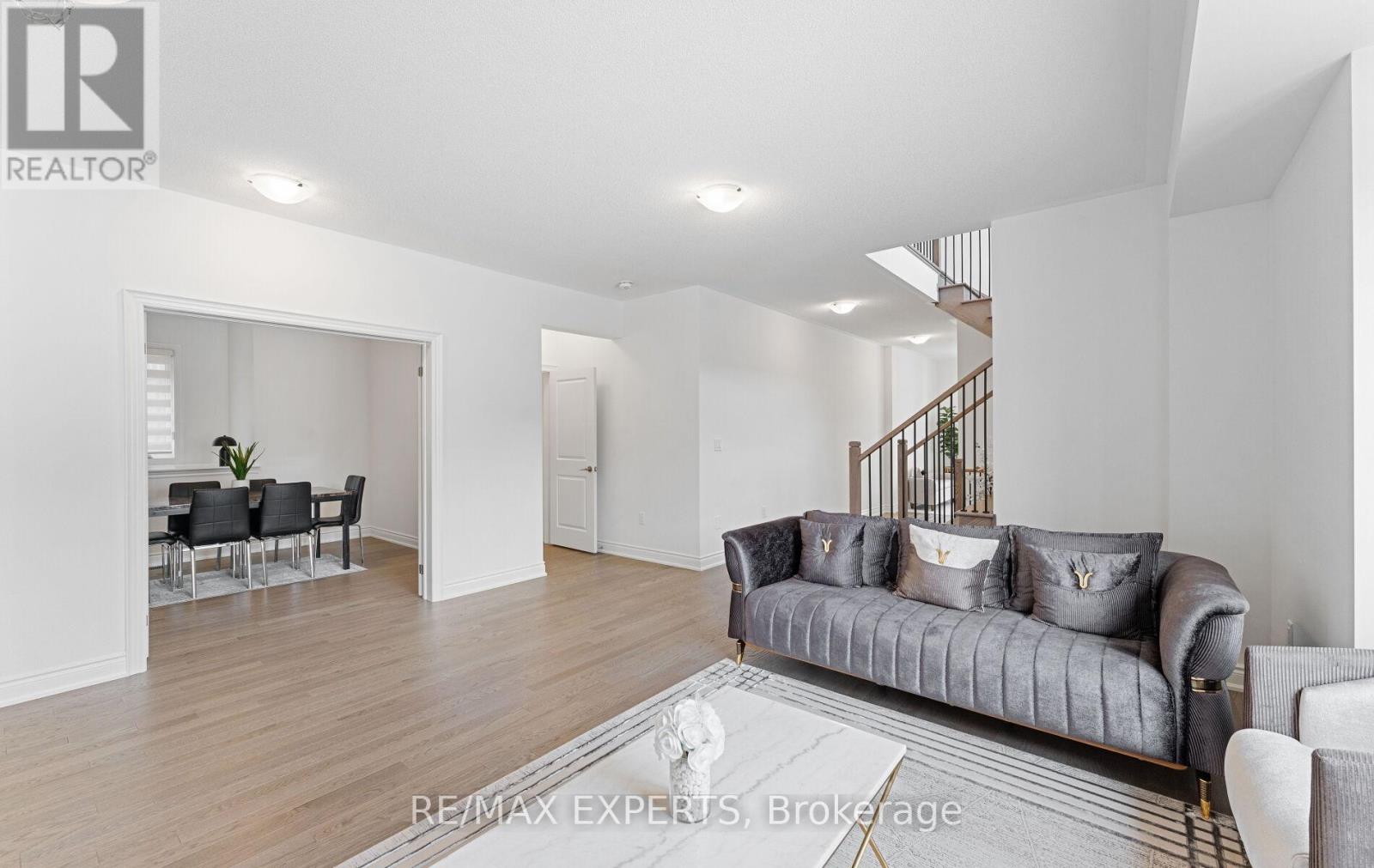 84 Culbert Road, Bradford West Gwillimbury (Bradford), Ontario  L3Z 4P4 - Photo 8 - N12508432