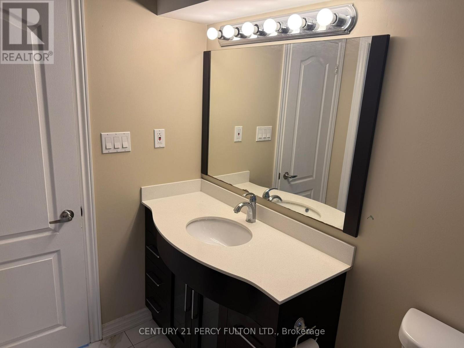 48 Bernbridge Road, Markham, Ontario  L6B 0S4 - Photo 5 - N12508444