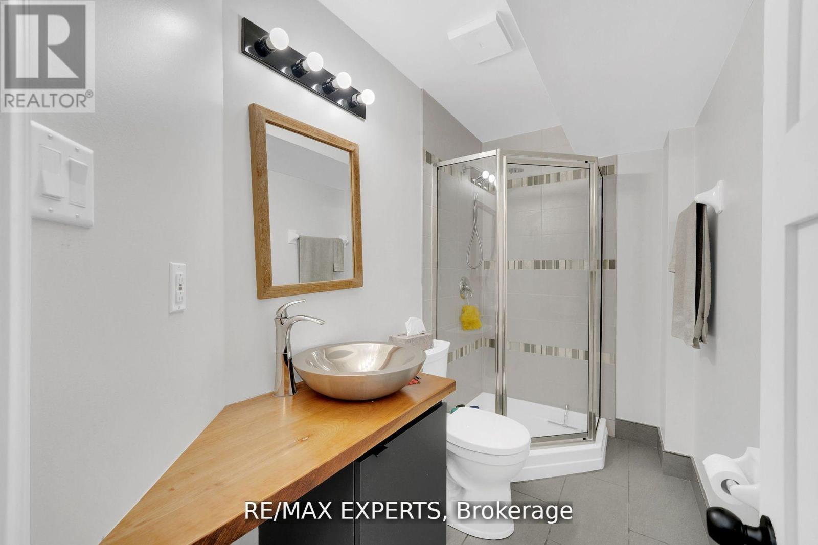 24 Bluestone Street, Vaughan, Ontario  L4L 8C8 - Photo 11 - N12508466