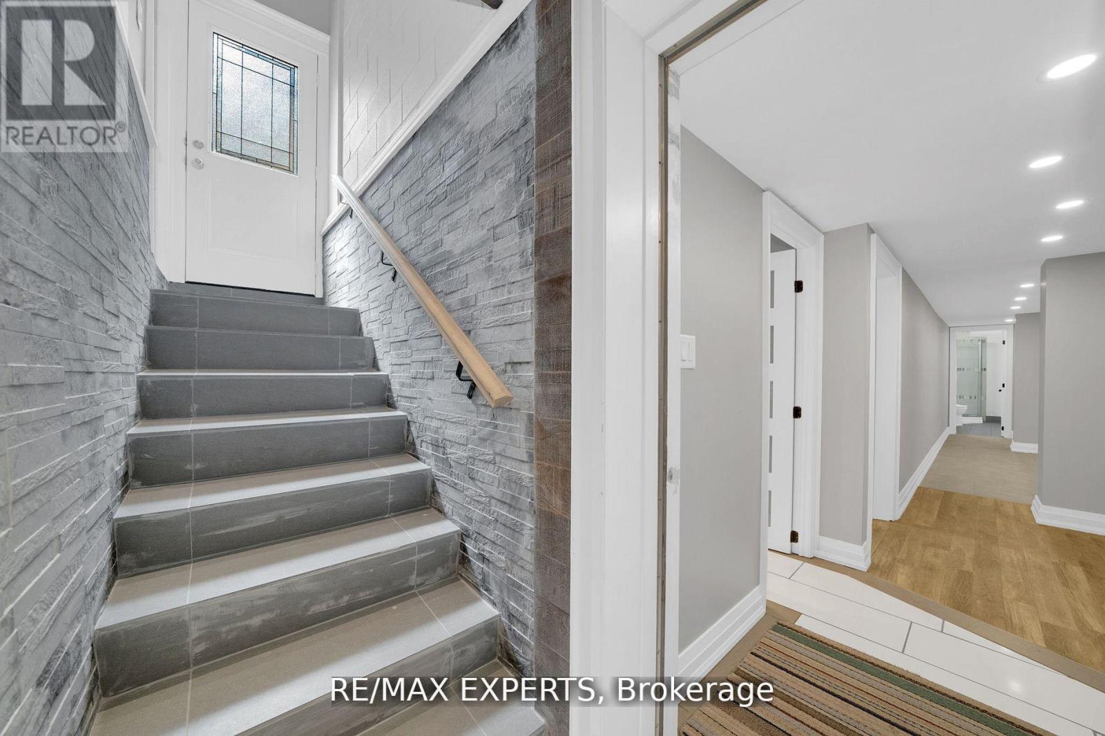 24 Bluestone Street, Vaughan, Ontario  L4L 8C8 - Photo 3 - N12508466