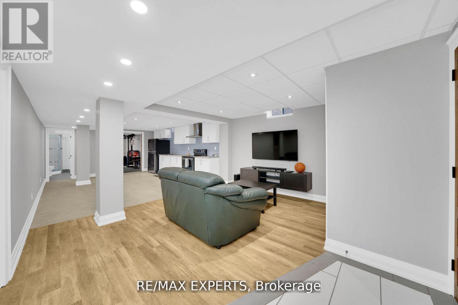 24 Bluestone Street, Vaughan, Ontario  L4L 8C8 - Photo 5 - N12508466