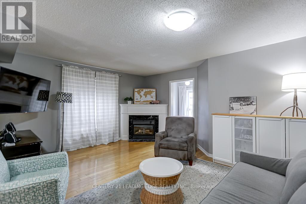 28 Charles Sturdy Road, Markham, Ontario  L6C 3E8 - Photo 16 - N12508508