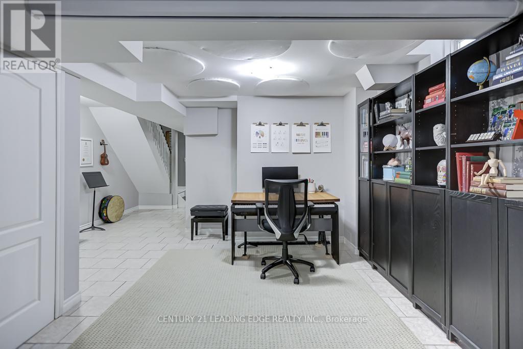 28 Charles Sturdy Road, Markham, Ontario  L6C 3E8 - Photo 34 - N12508508