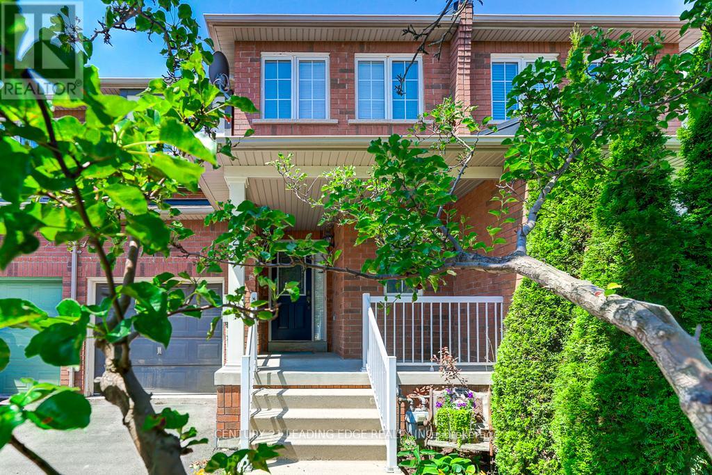 28 Charles Sturdy Road, Markham, Ontario  L6C 3E8 - Photo 4 - N12508508