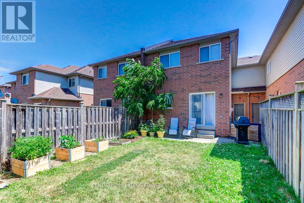 28 Charles Sturdy Road, Markham, Ontario  L6C 3E8 - Photo 7 - N12508508