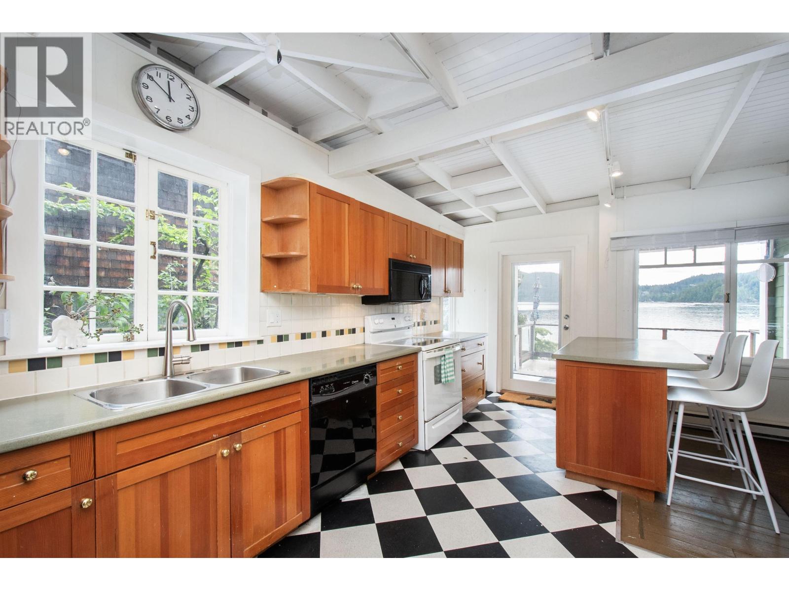 5293 Indian River Drive, North Vancouver, British Columbia  V7G 2T6 - Photo 6 - R3064496