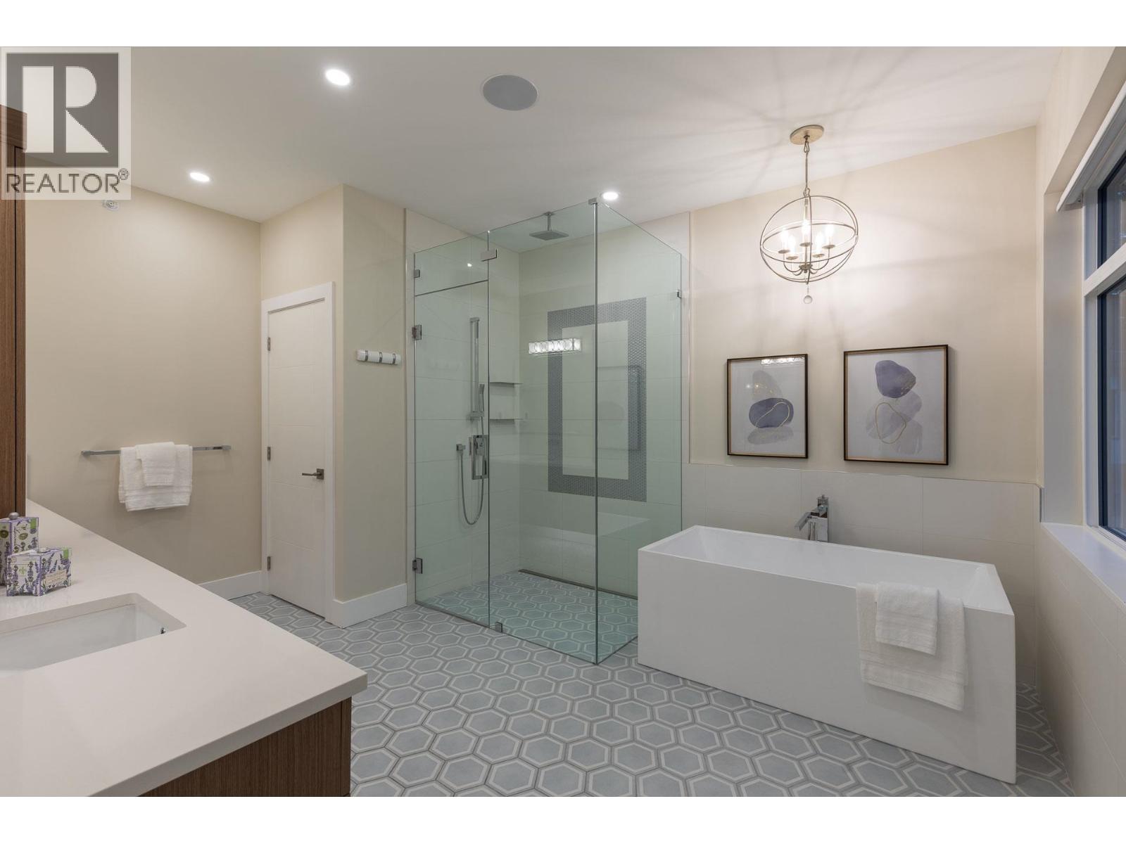 1510 Crystal Creek Drive, Anmore, British Columbia  V3H 0A3 - Photo 25 - R3064519