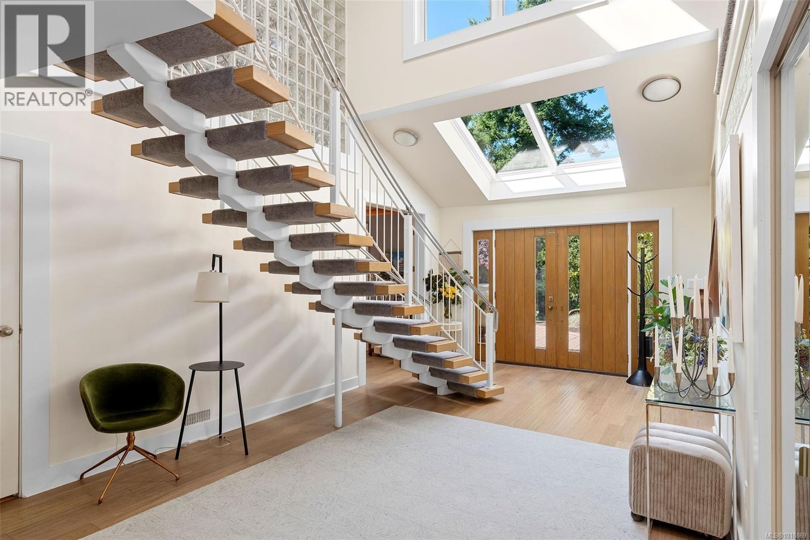 2895 Lansdowne Rd, Oak Bay, British Columbia  V8R 3P8 - Photo 6 - 1018869