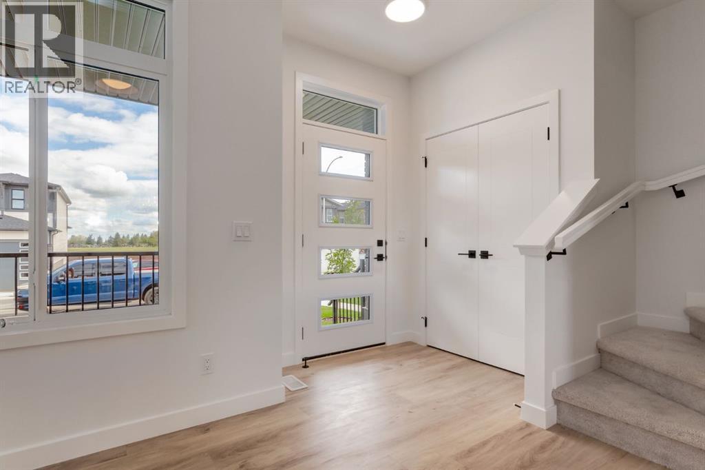 146 Belvedere Crescent Se, Calgary, Alberta  t2a 7g2 - Photo 2 - A2260493