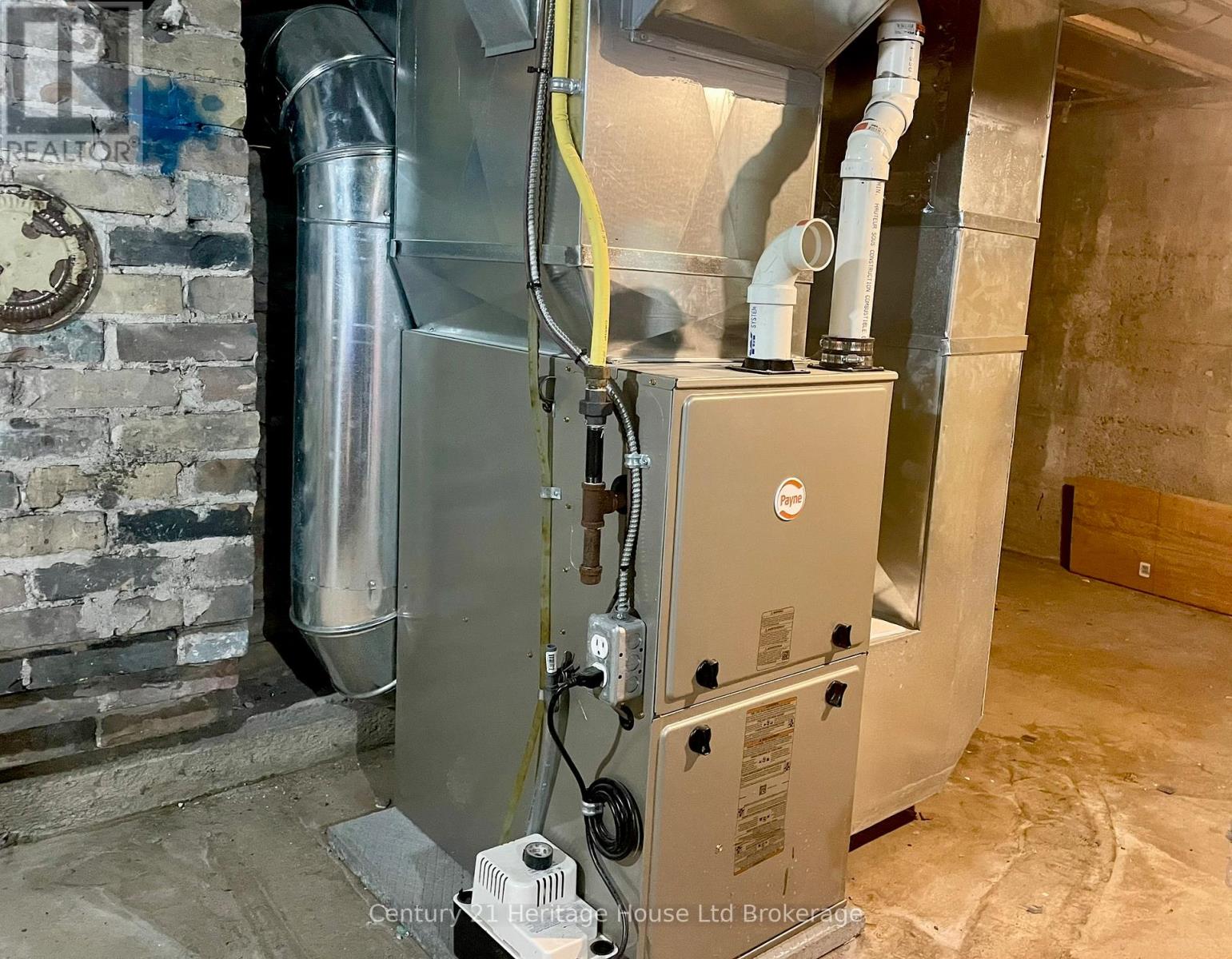 205 William Street, Brantford, Ontario  N3T 3L6 - Photo 12 - X12497524