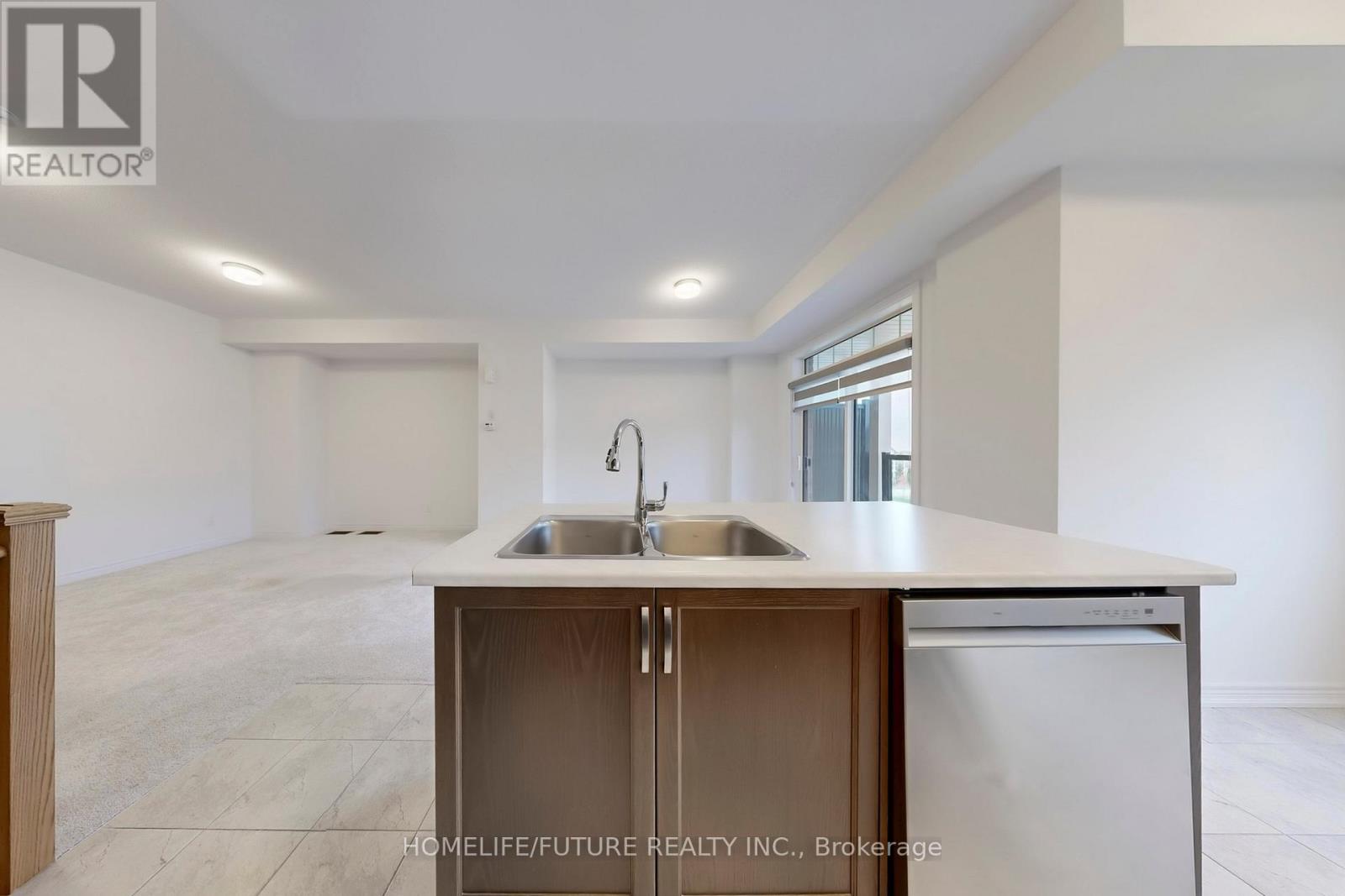 2015 Cameron Lott Crescent, Oshawa, Ontario  L1L 0S1 - Photo 18 - E12503954