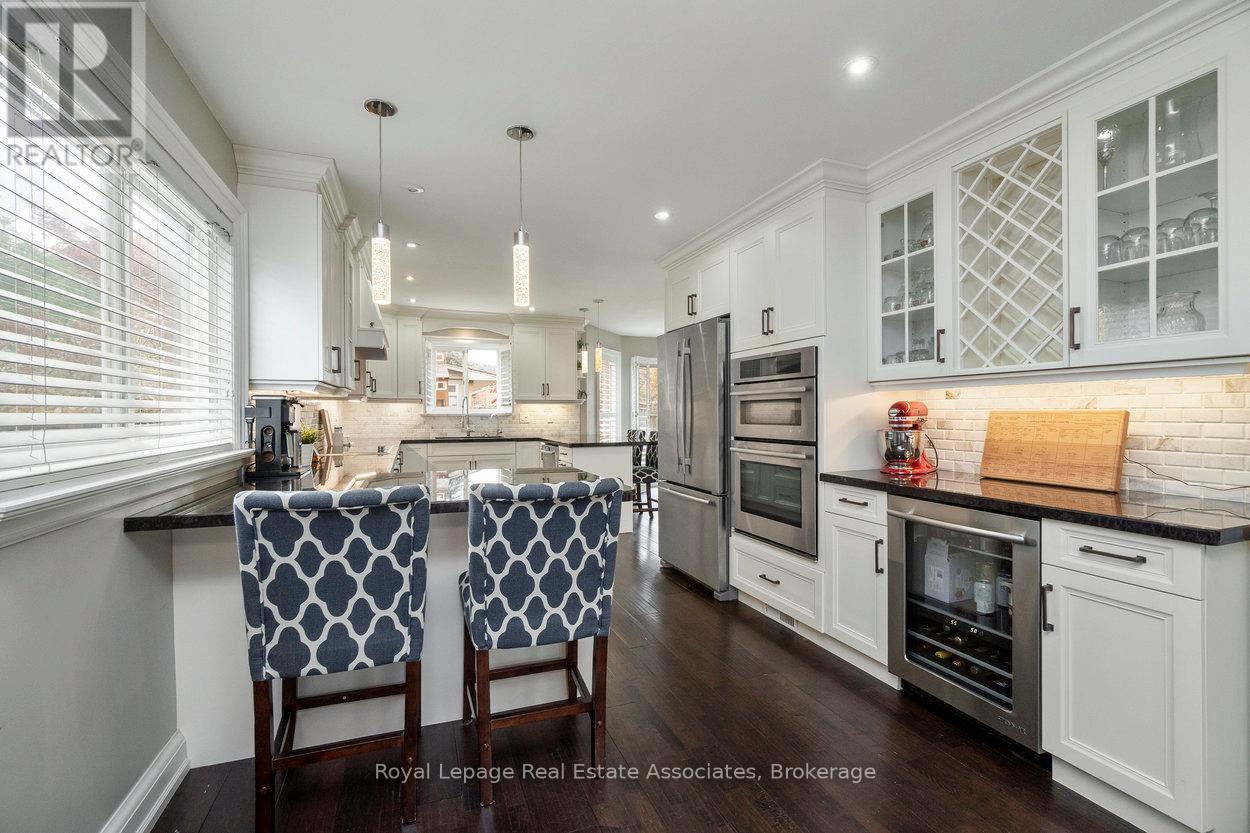 11 Craig Crescent, Halton Hills, Ontario  L7G 5K2 - Photo 10 - W12508184