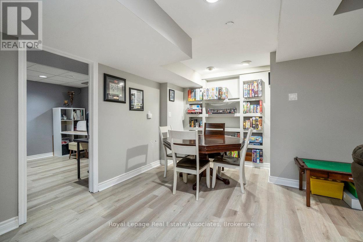 11 Craig Crescent, Halton Hills, Ontario  L7G 5K2 - Photo 38 - W12508184