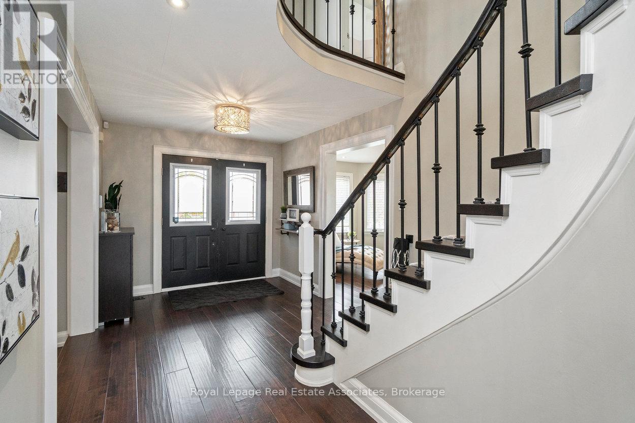 11 Craig Crescent, Halton Hills, Ontario  L7G 5K2 - Photo 4 - W12508184