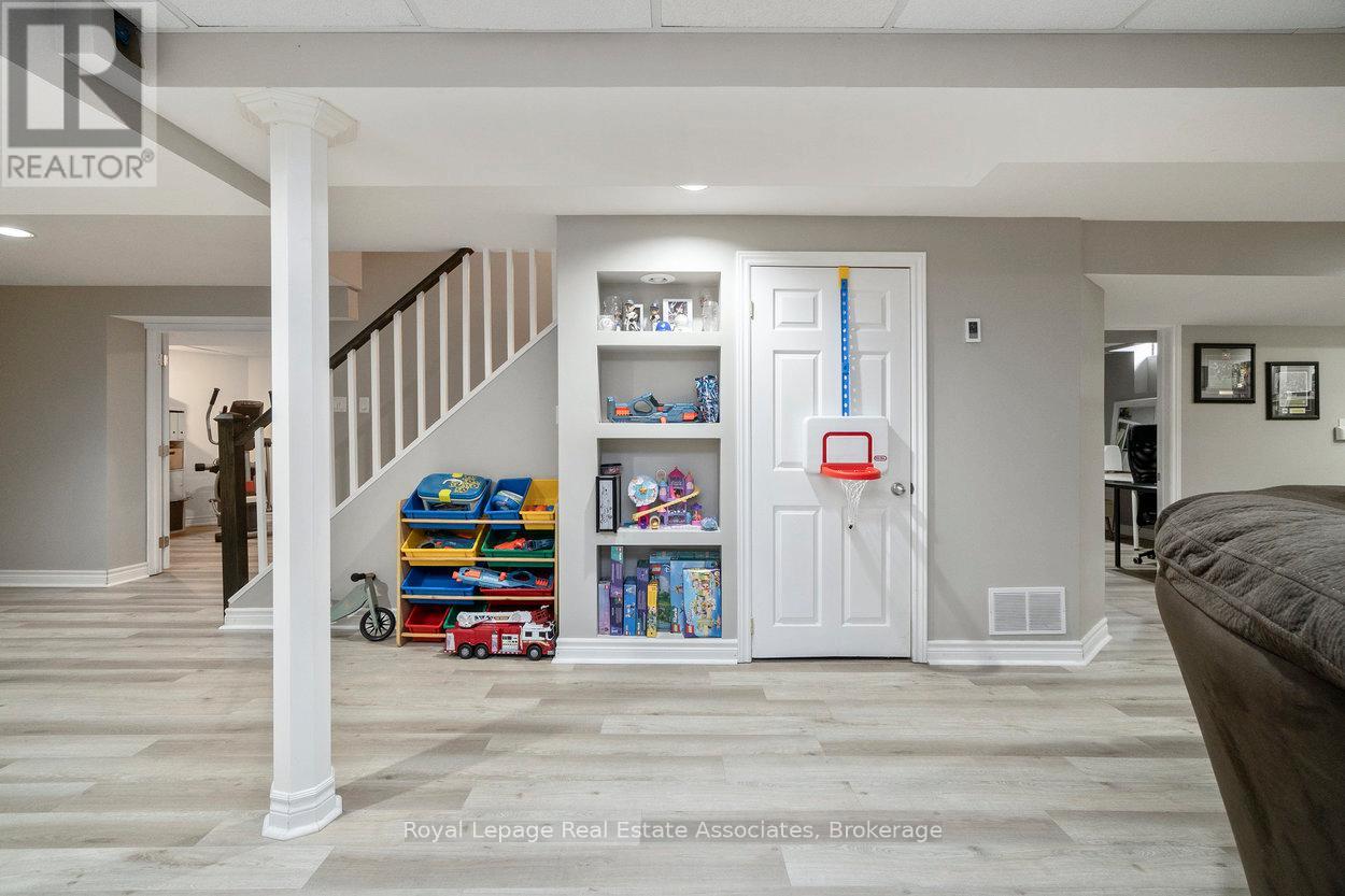 11 Craig Crescent, Halton Hills, Ontario  L7G 5K2 - Photo 40 - W12508184