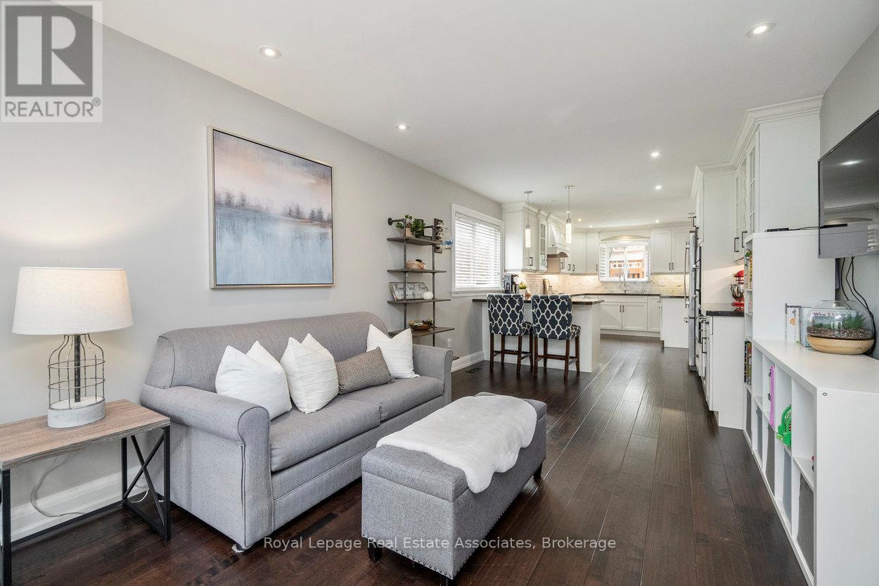 11 Craig Crescent, Halton Hills, Ontario  L7G 5K2 - Photo 9 - W12508184