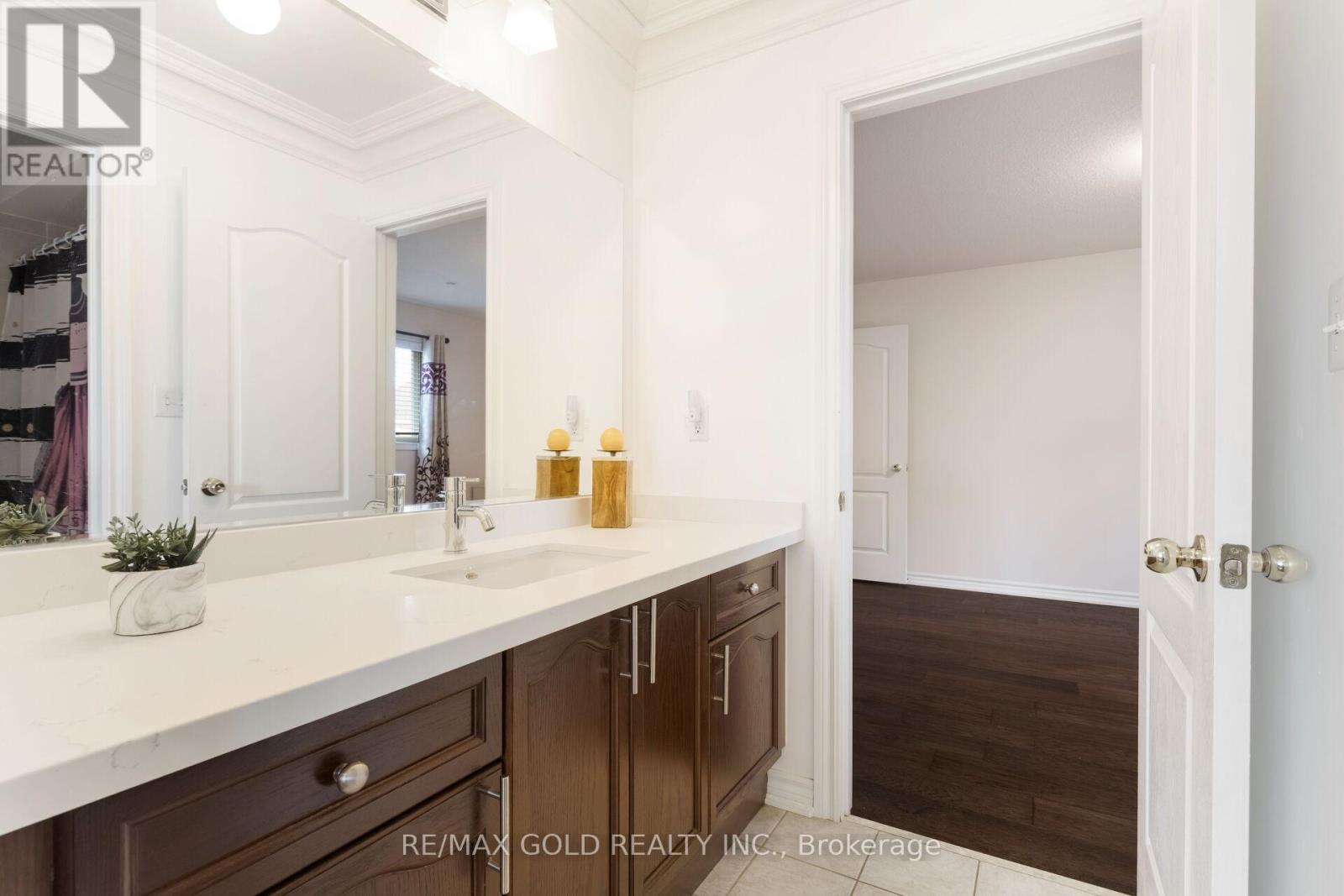 15 Smoothrock Trail W, Brampton, Ontario  L6R 0S5 - Photo 34 - W12508200