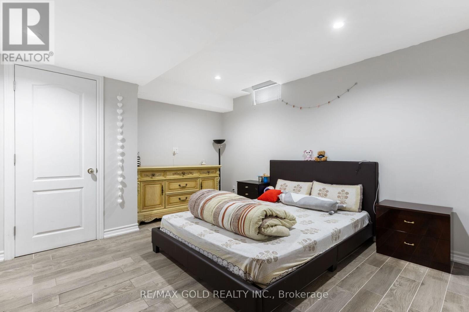 15 Smoothrock Trail W, Brampton, Ontario  L6R 0S5 - Photo 43 - W12508200