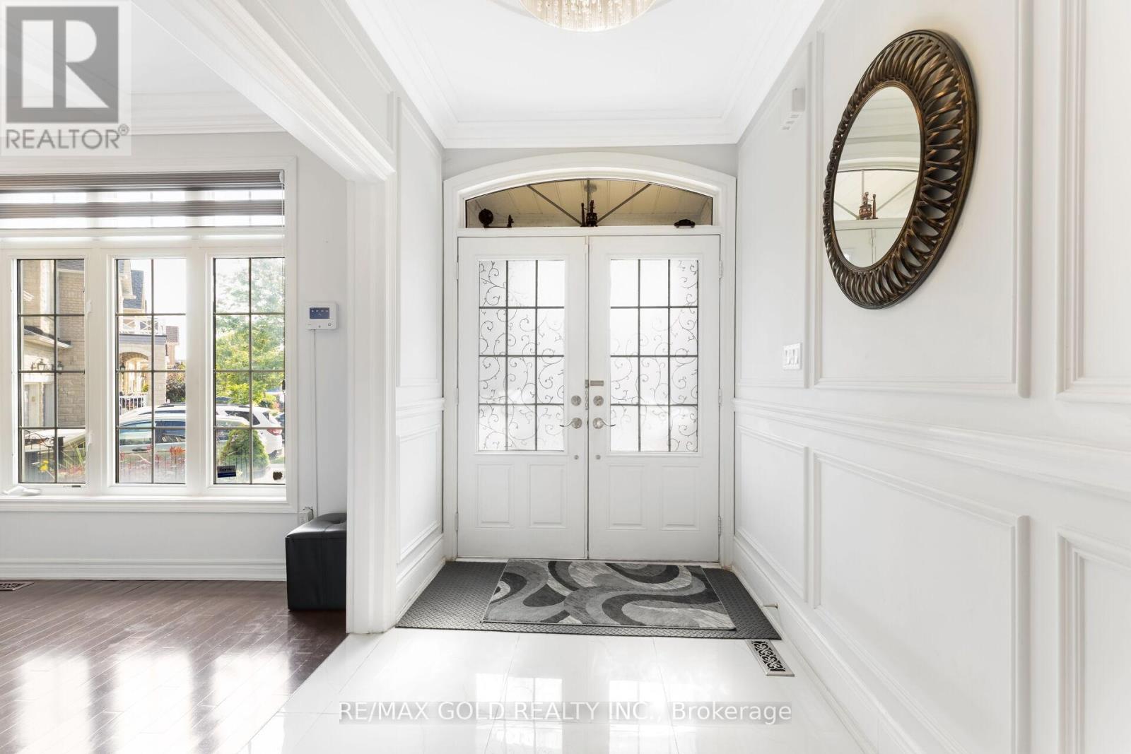 15 Smoothrock Trail W, Brampton, Ontario  L6R 0S5 - Photo 7 - W12508200