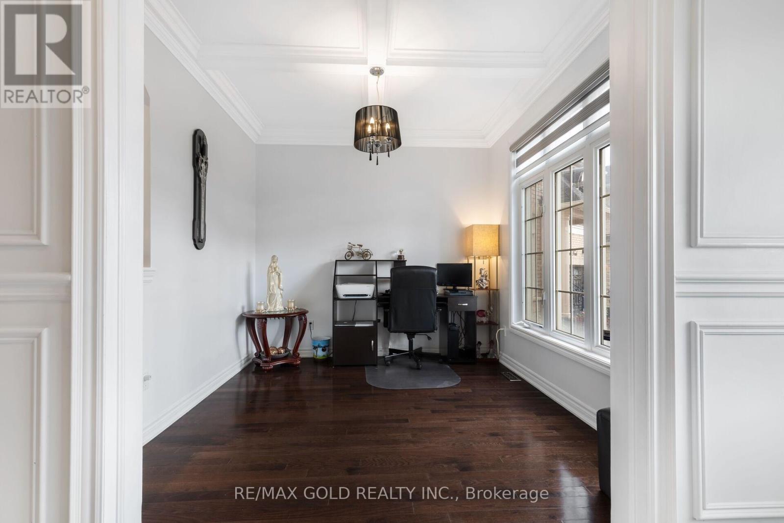 15 Smoothrock Trail W, Brampton, Ontario  L6R 0S5 - Photo 8 - W12508200