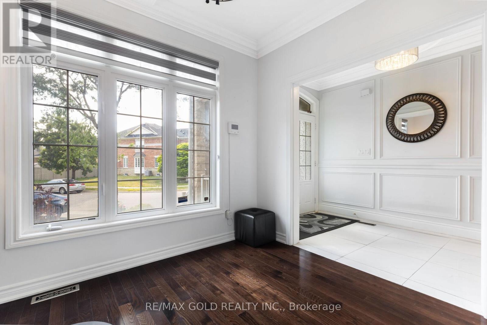 15 Smoothrock Trail W, Brampton, Ontario  L6R 0S5 - Photo 9 - W12508200