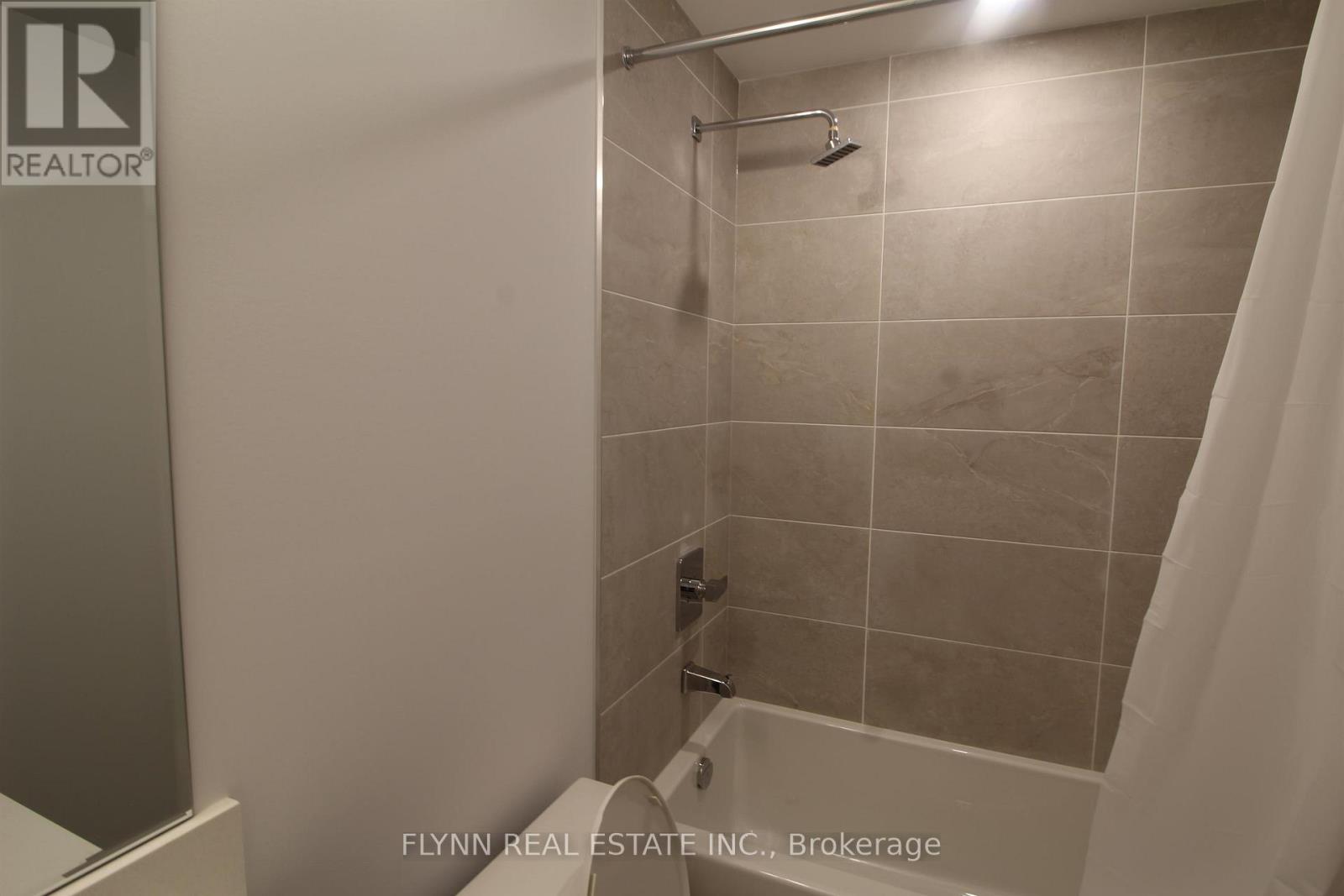 2001 - 36 Elm Drive, Mississauga, Ontario  L5B 0N3 - Photo 12 - W12508202