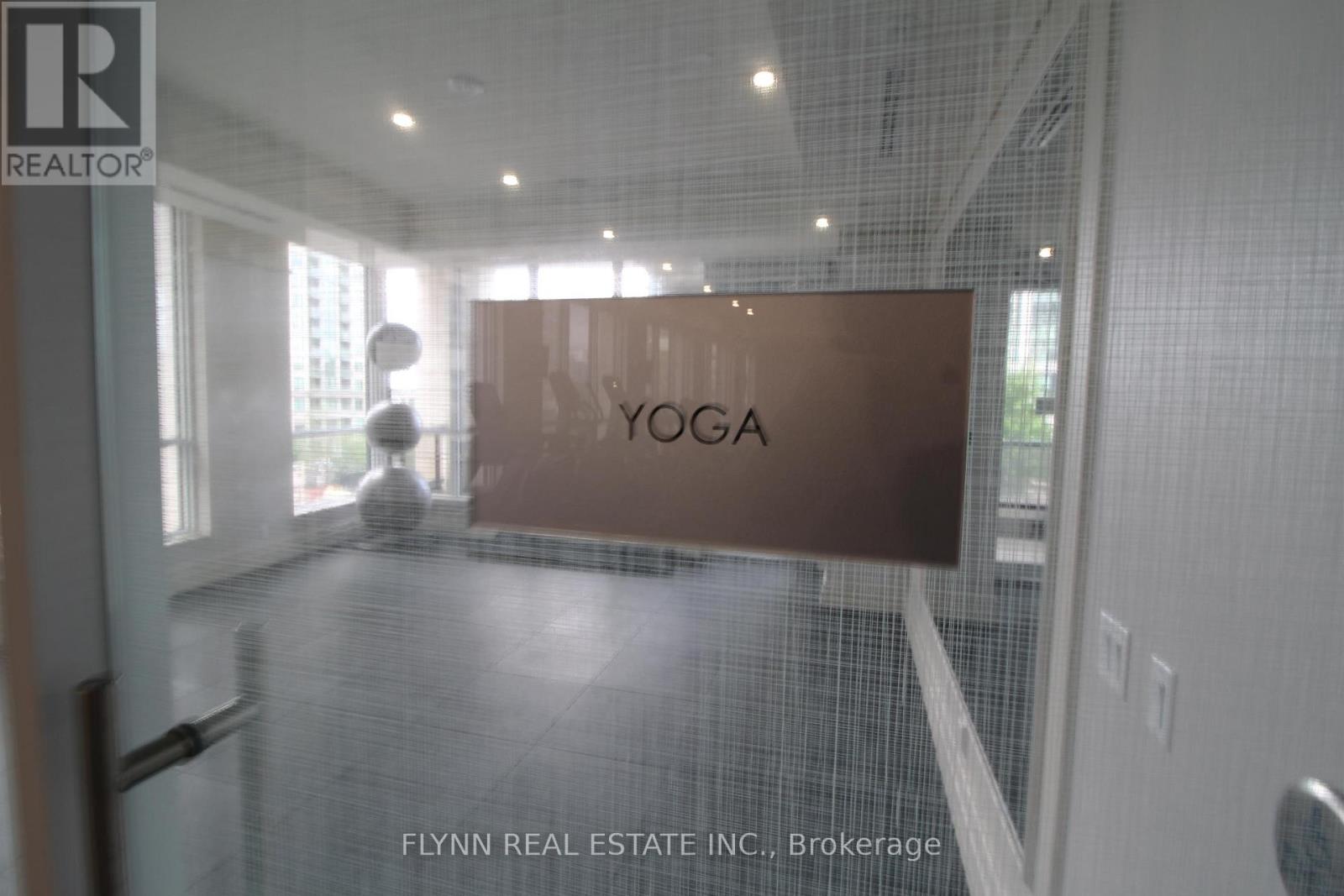 2001 - 36 Elm Drive, Mississauga, Ontario  L5B 0N3 - Photo 24 - W12508202