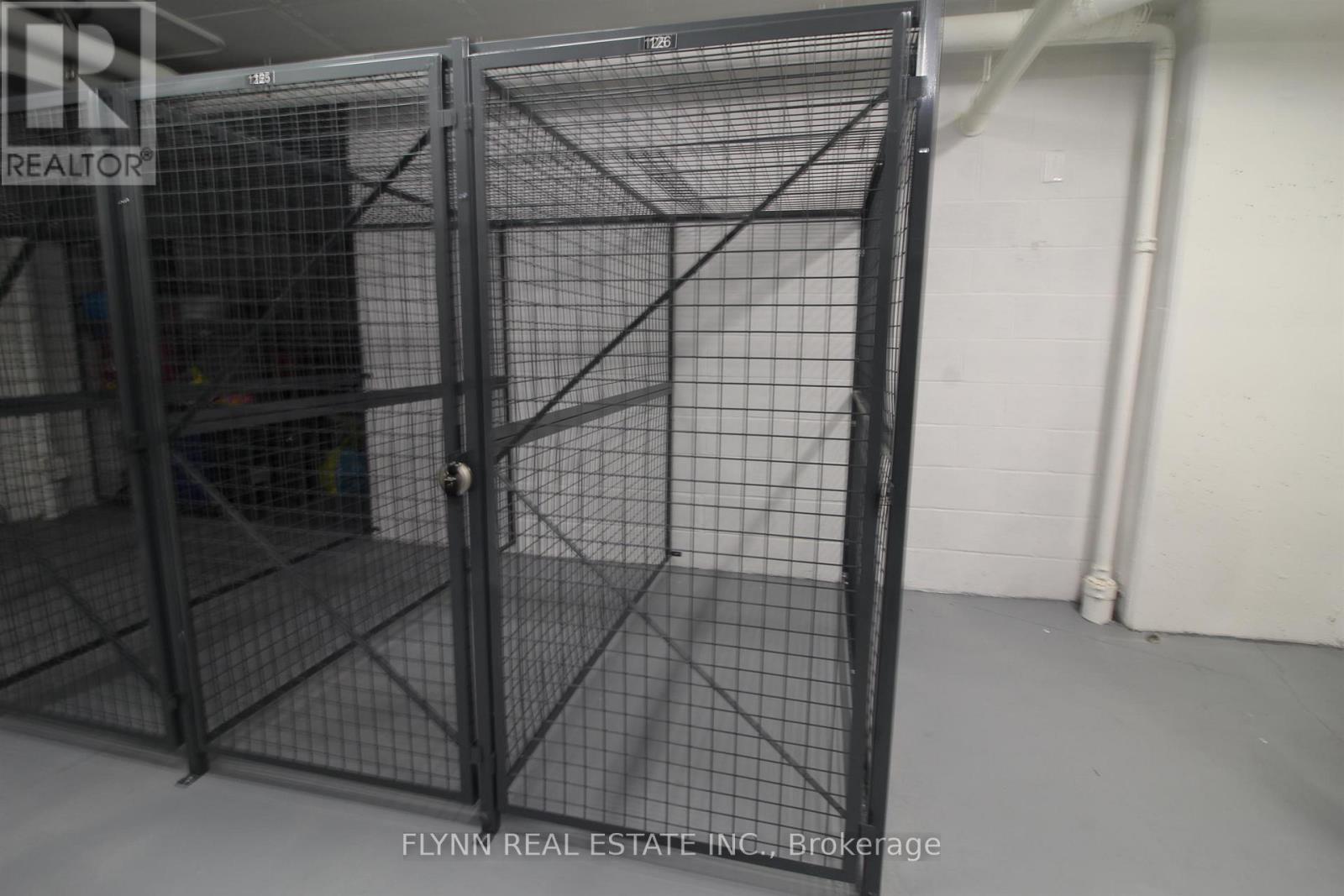 2001 - 36 Elm Drive, Mississauga, Ontario  L5B 0N3 - Photo 25 - W12508202