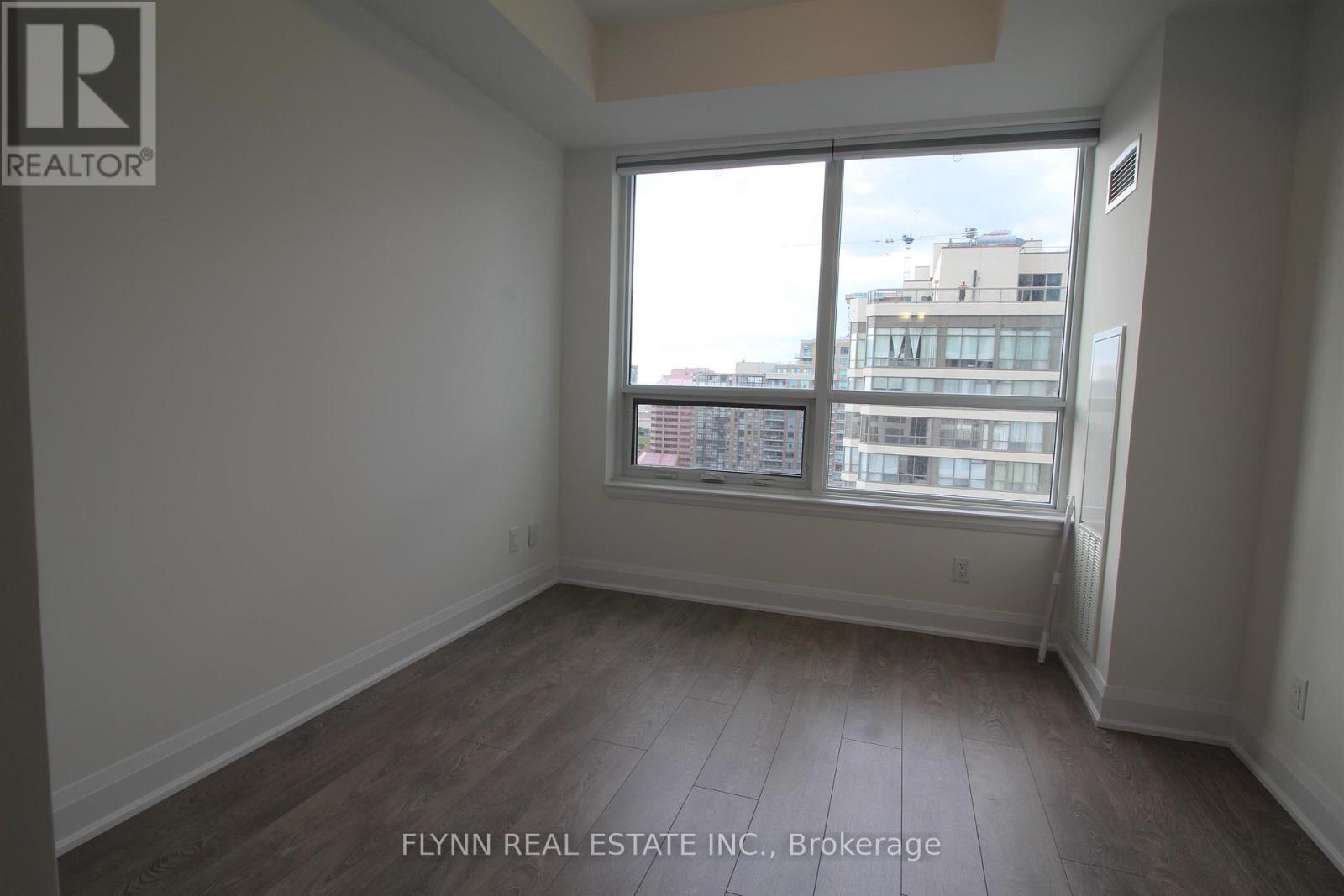 2001 - 36 Elm Drive, Mississauga, Ontario  L5B 0N3 - Photo 8 - W12508202