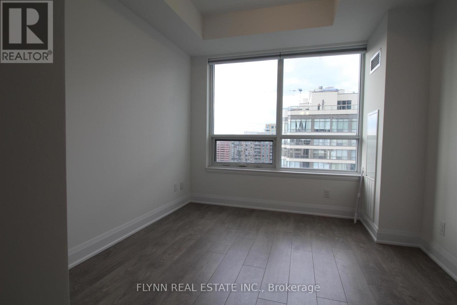 2001 - 36 Elm Drive, Mississauga, Ontario  L5B 0N3 - Photo 9 - W12508202