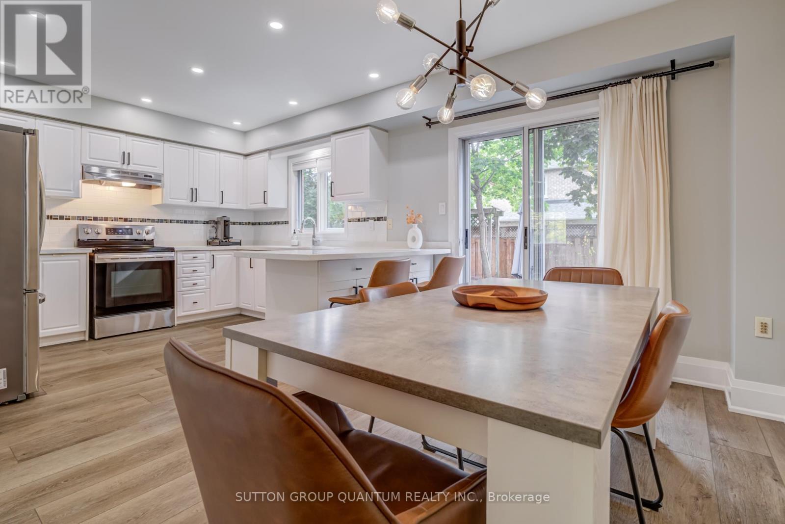 2140 Nightstar Drive, Oakville, Ontario  L6M 3R1 - Photo 12 - W12508240