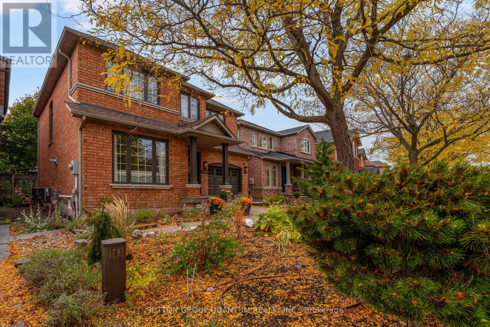 2140 Nightstar Drive, Oakville, Ontario  L6M 3R1 - Photo 3 - W12508240