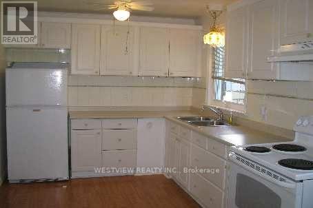 1331 Northaven Drive, Mississauga, Ontario  L5G 4E8 - Photo 4 - W12508250