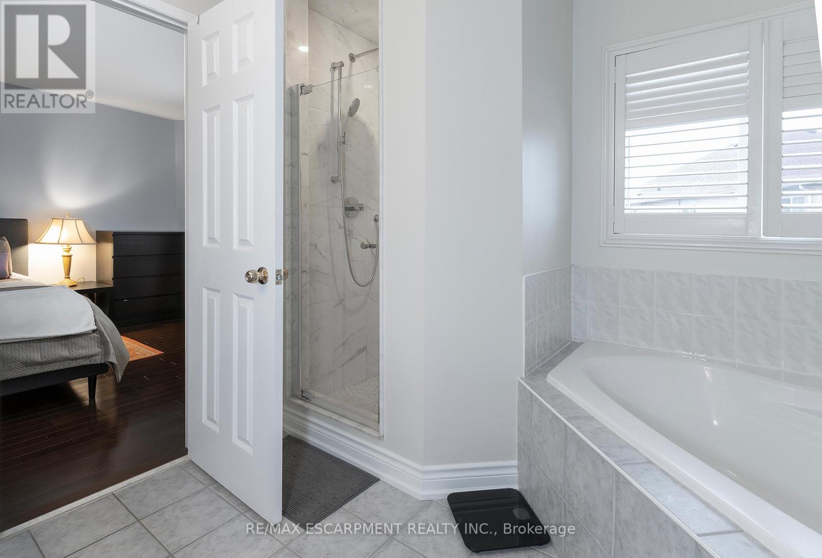 152 Waters Boulevard, Milton, Ontario  L9T 6K5 - Photo 15 - W12508272