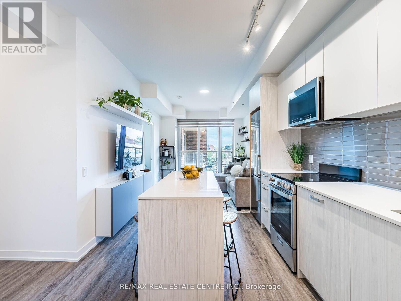 429 - 1787 St Clair Avenue W, Toronto (Weston-Pellam Park), Ontario  M6N 0B7 - Photo 6 - W12508290