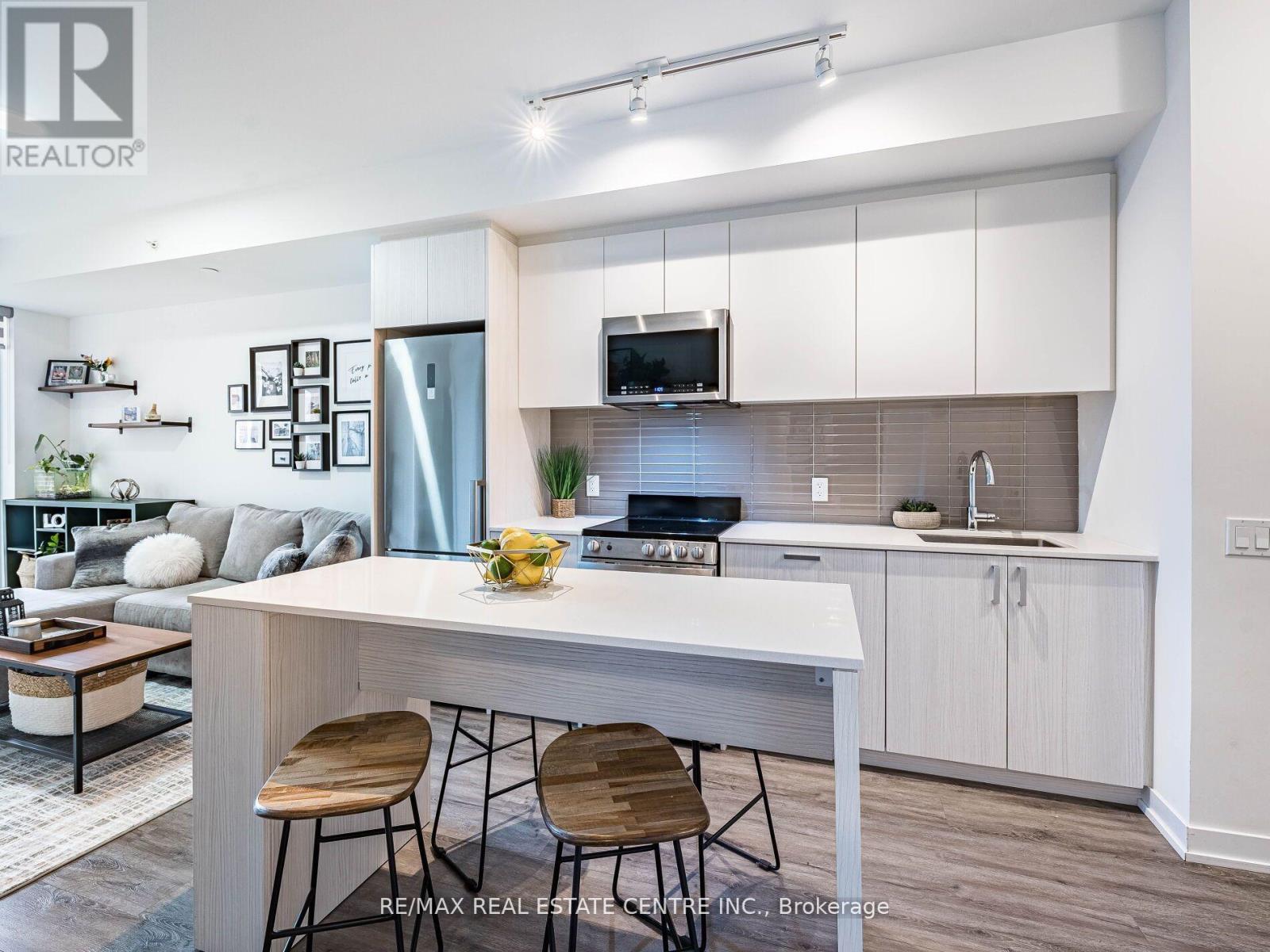 429 - 1787 St Clair Avenue W, Toronto (Weston-Pellam Park), Ontario  M6N 0B7 - Photo 7 - W12508290