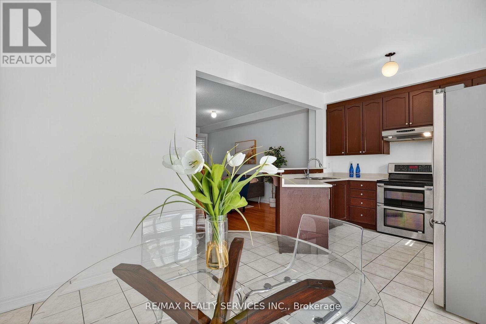 18 Fishing Crescent, Brampton, Ontario  L6V 4T4 - Photo 15 - W12508298