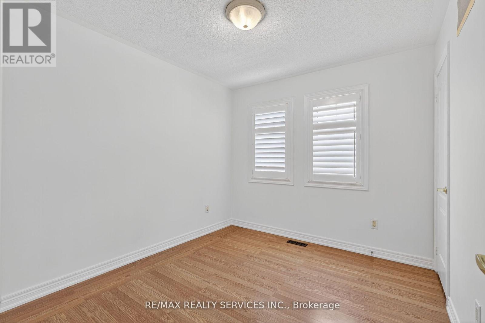 18 Fishing Crescent, Brampton, Ontario  L6V 4T4 - Photo 17 - W12508298