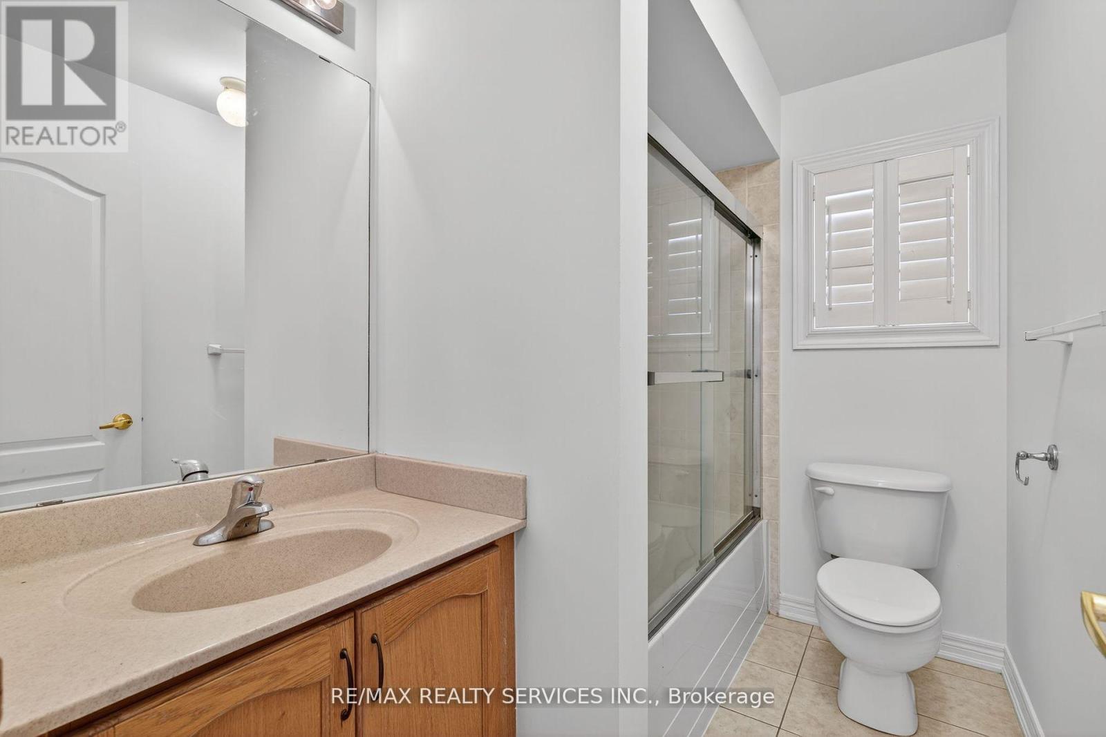 18 Fishing Crescent, Brampton, Ontario  L6V 4T4 - Photo 21 - W12508298