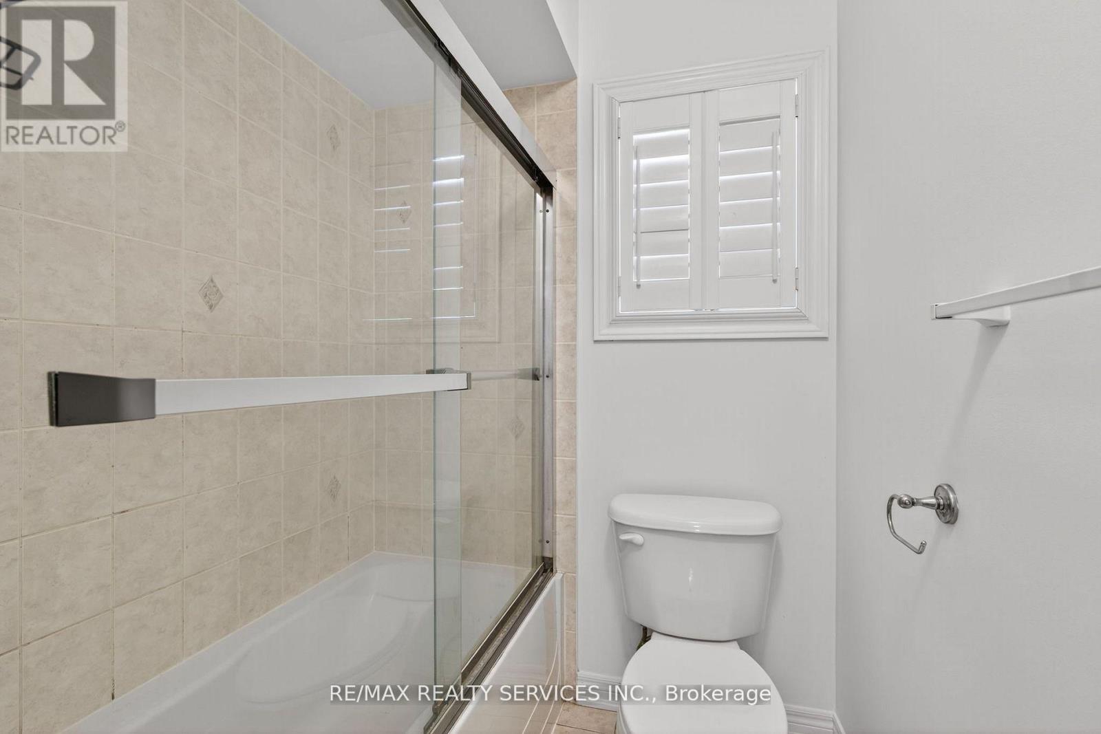 18 Fishing Crescent, Brampton, Ontario  L6V 4T4 - Photo 22 - W12508298