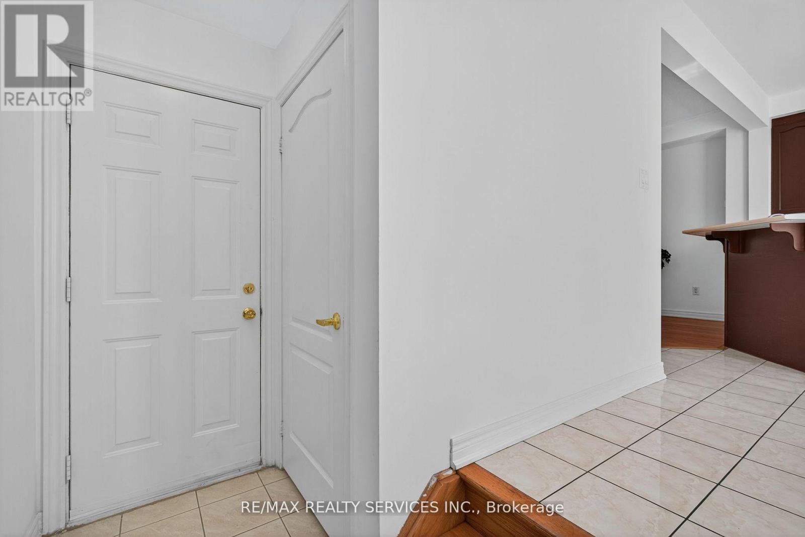 18 Fishing Crescent, Brampton, Ontario  L6V 4T4 - Photo 28 - W12508298