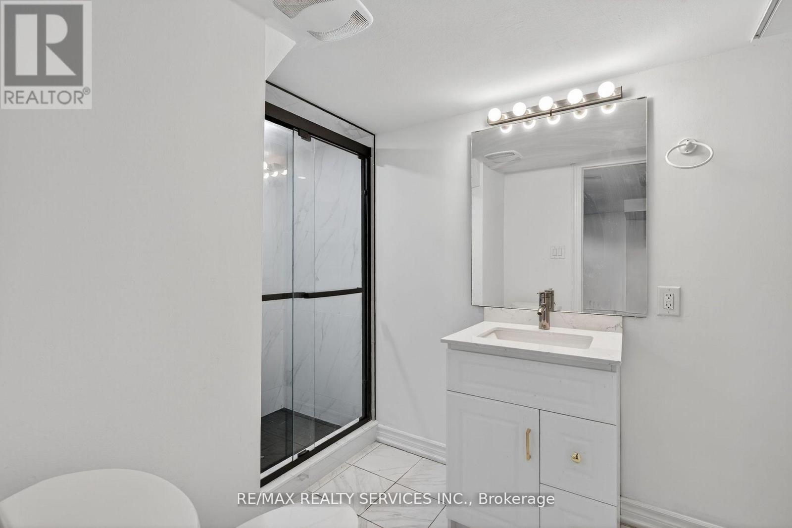 18 Fishing Crescent, Brampton, Ontario  L6V 4T4 - Photo 33 - W12508298