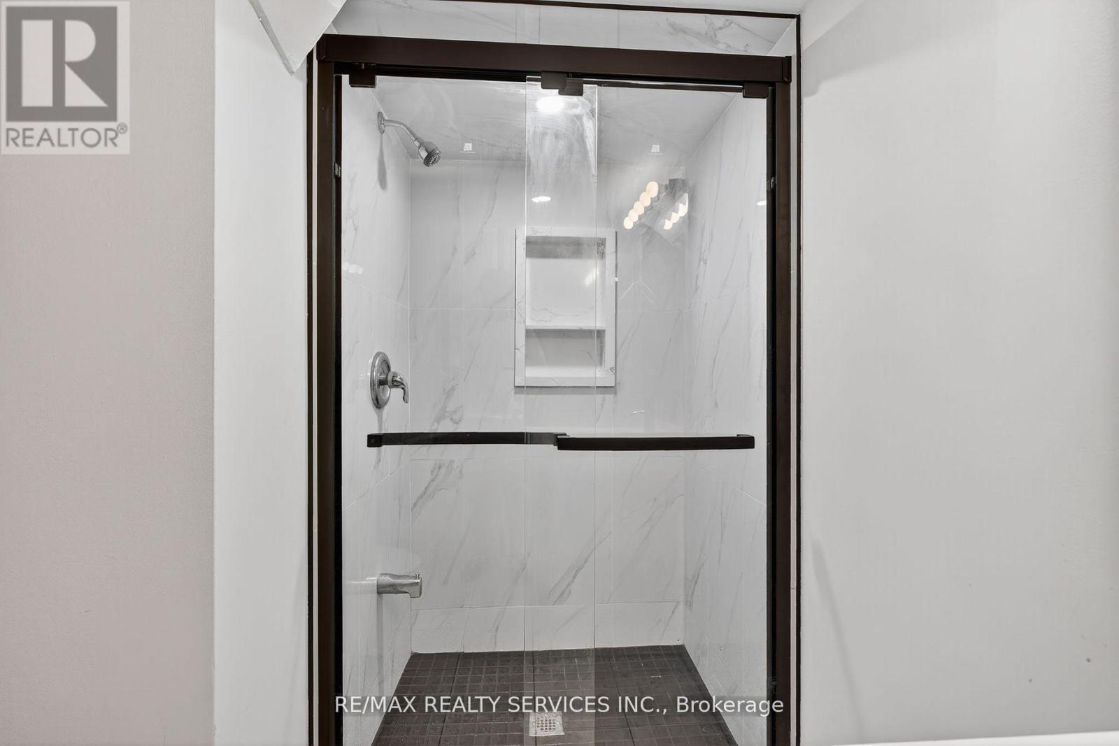 18 Fishing Crescent, Brampton, Ontario  L6V 4T4 - Photo 34 - W12508298